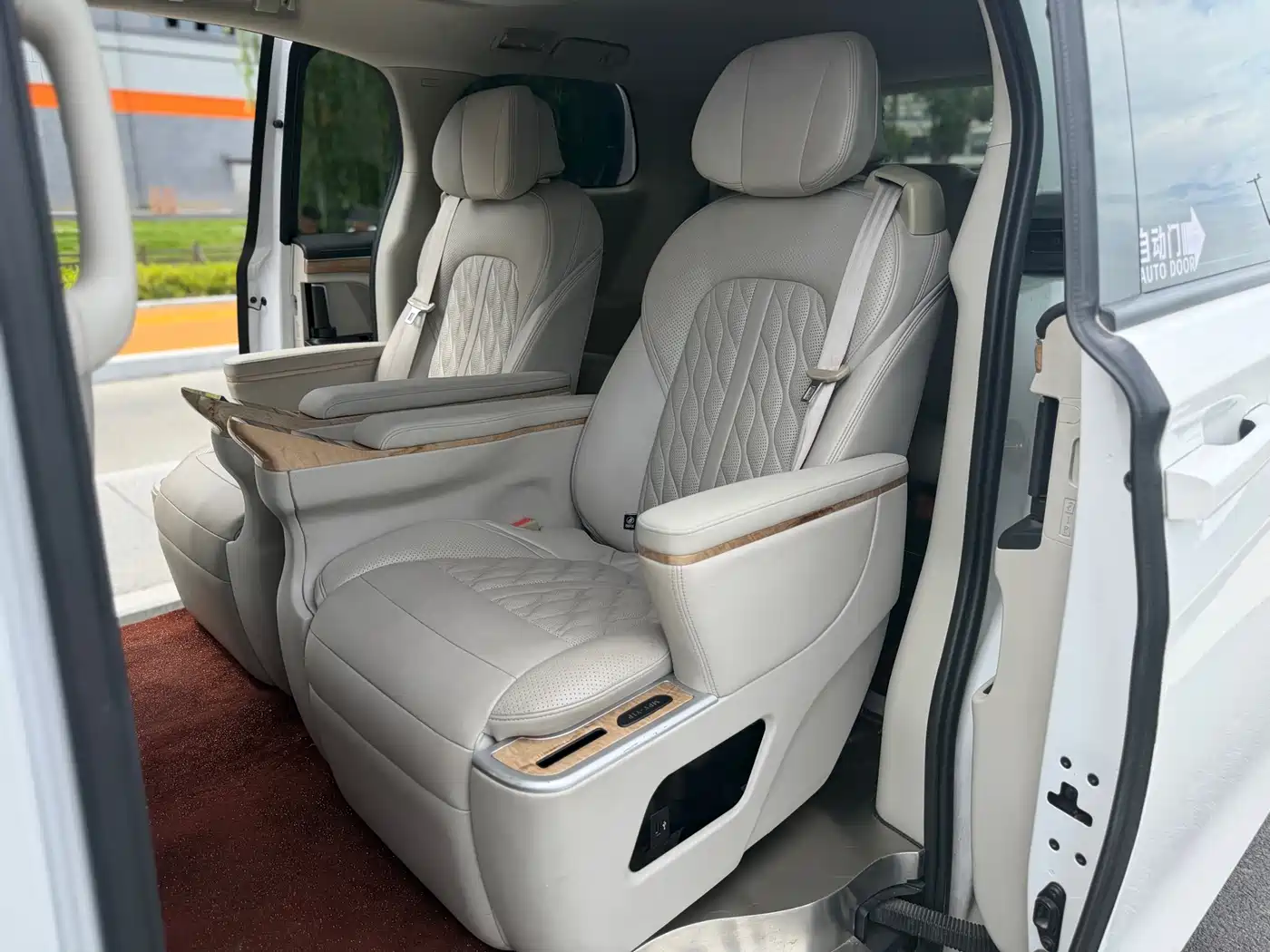 Buick GL8 2018 ES 28T Comfort Type China VI фото 8