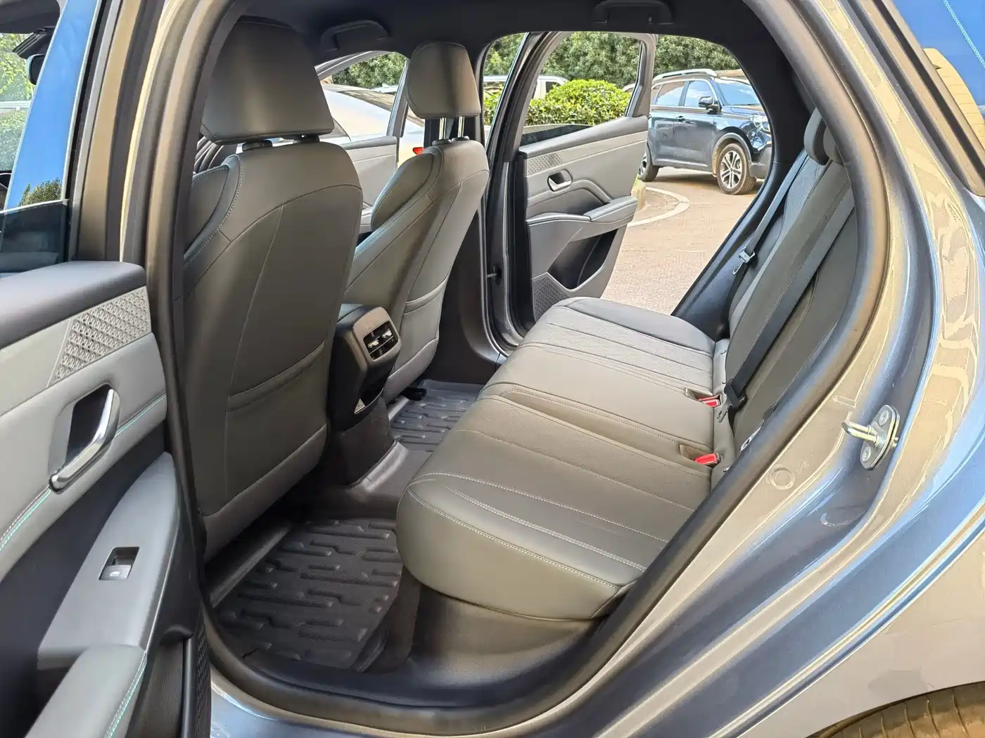 BYD Qin PLUS 2025 DM-i Smart Drive 55KM Leader фото 5