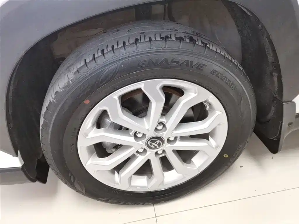 Toyota Frontlander 2023 2.0L CVT Leading Edition фото 23