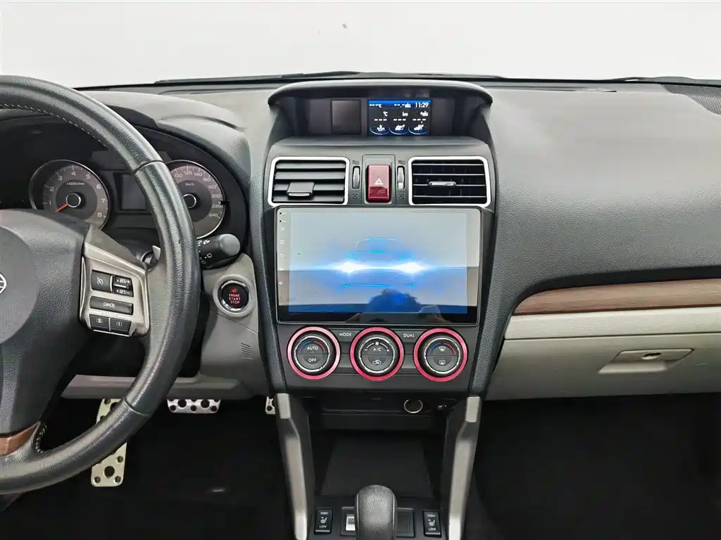 Subaru Forester 2013 2.5i Automatic Premium Edition фото 12