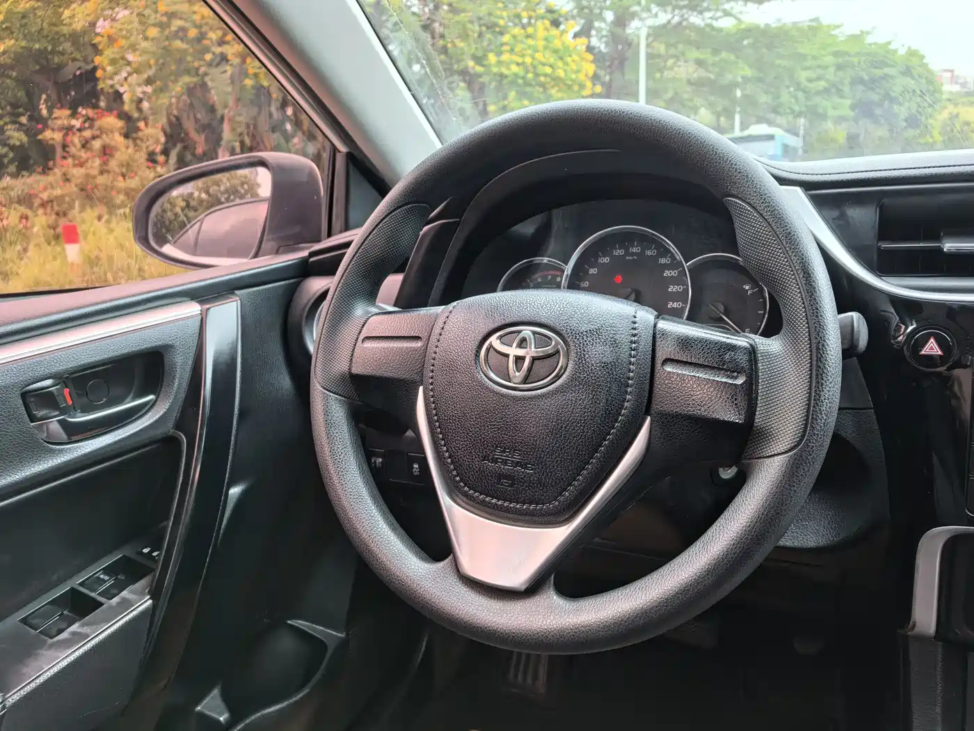 Toyota Corolla 2018 1.2T S-CVT GL Smart Edition фото 6
