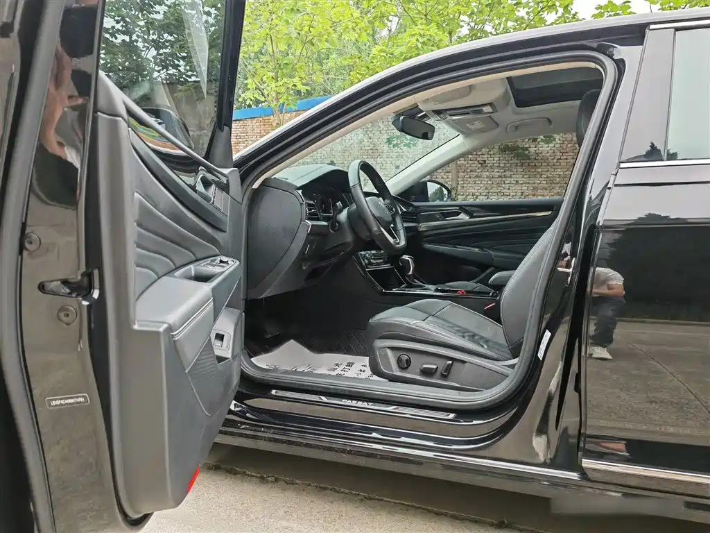 Volkswagen Passat 2023 330TSI Starlight Elite Edition фото 15