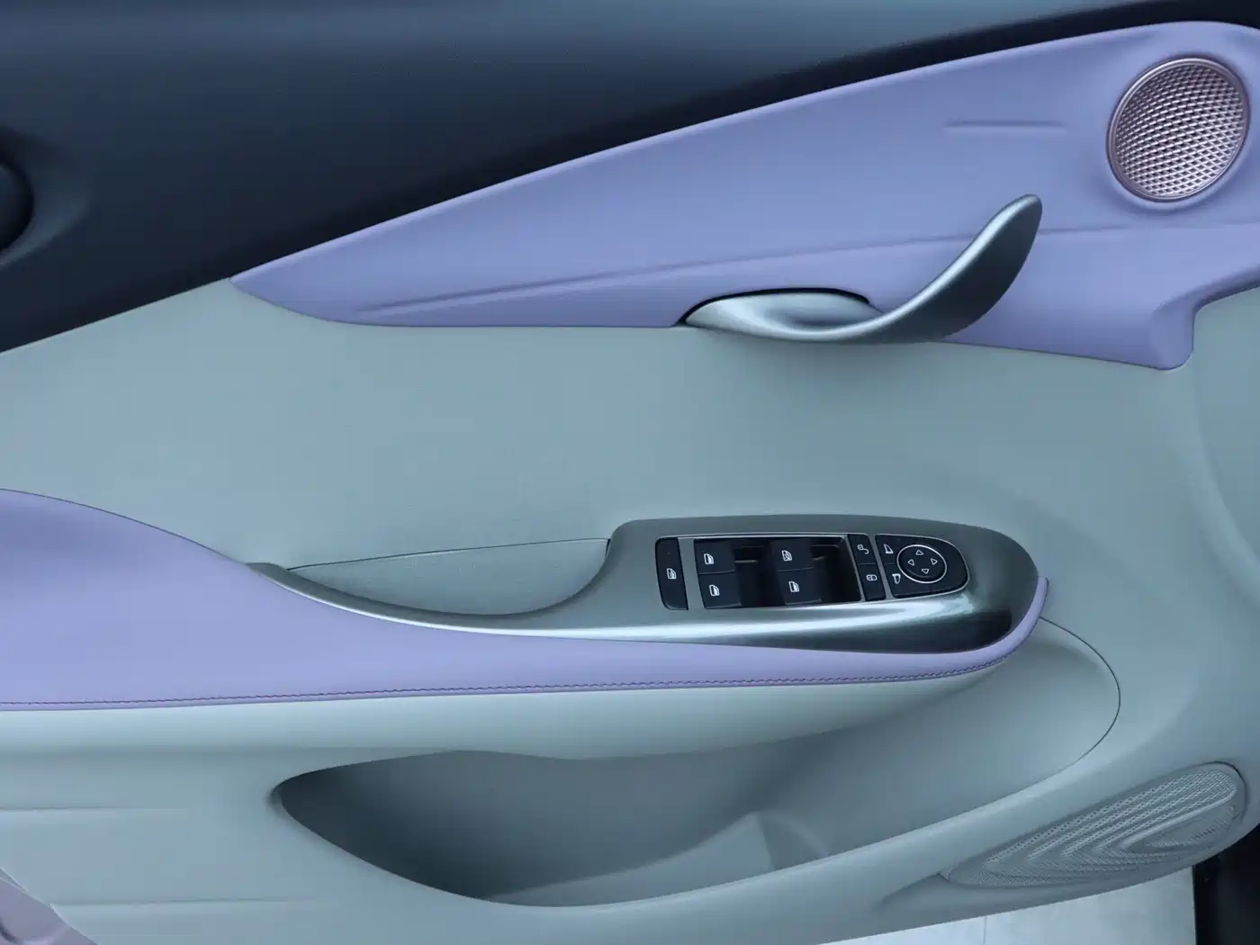 BYD Dolphin 2021 Model 405km Fashion Edition фото 11
