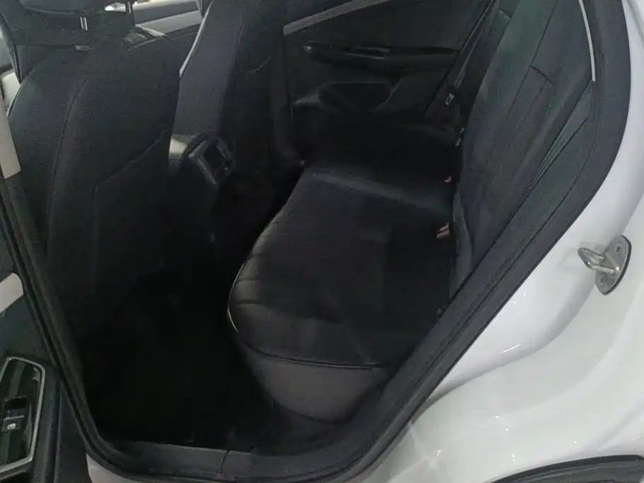 Jetta VS5 2025 2024 5th Anniversary Edition