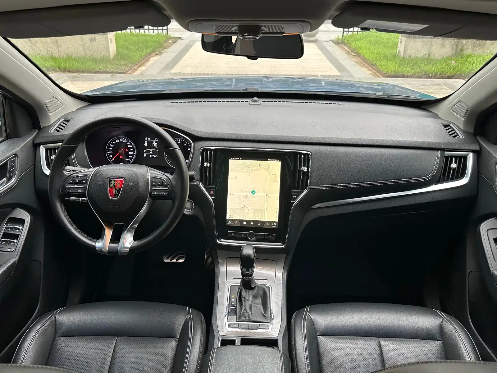 Фото 8 - Roewe RX5