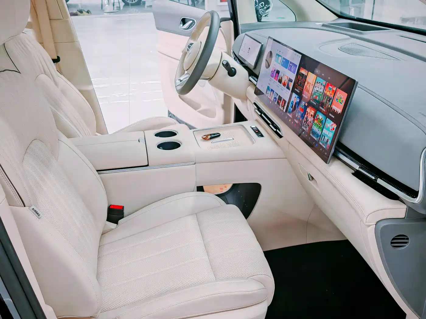 Voyah Auto Voyah Dreamer 2025 PHEV AWD Flagship Kunpeng Edition фото 12