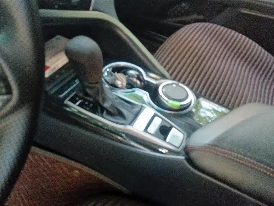 Toyota Camry 2021 2.5G Luxury Edition фото 16