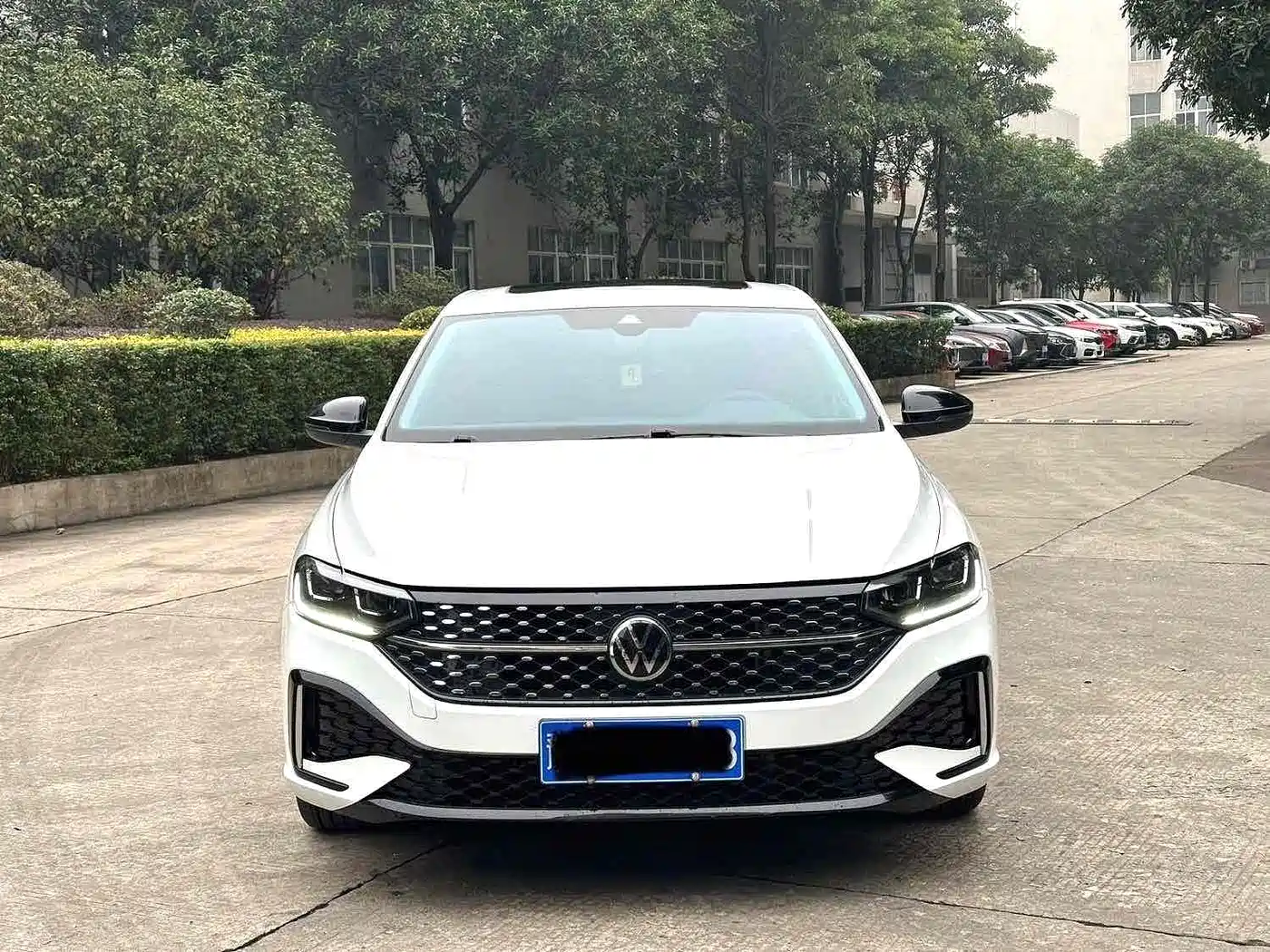 Volkswagen Lavida 2023 300TSI DSG Starlight Full Comfort Edition фото 2