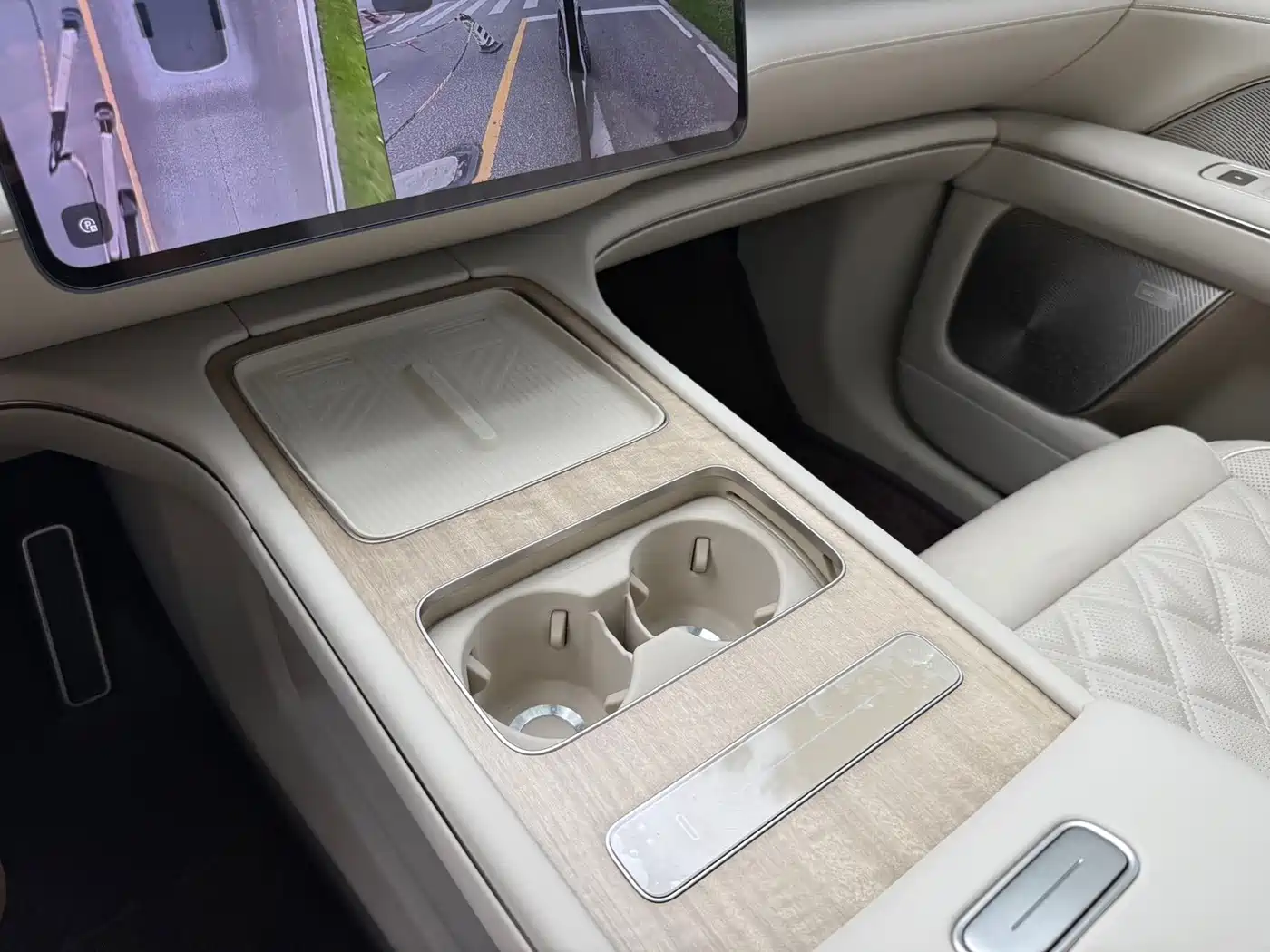 NIO ES8 2026 2025 Model 6-Seat Executive Luxury Edition