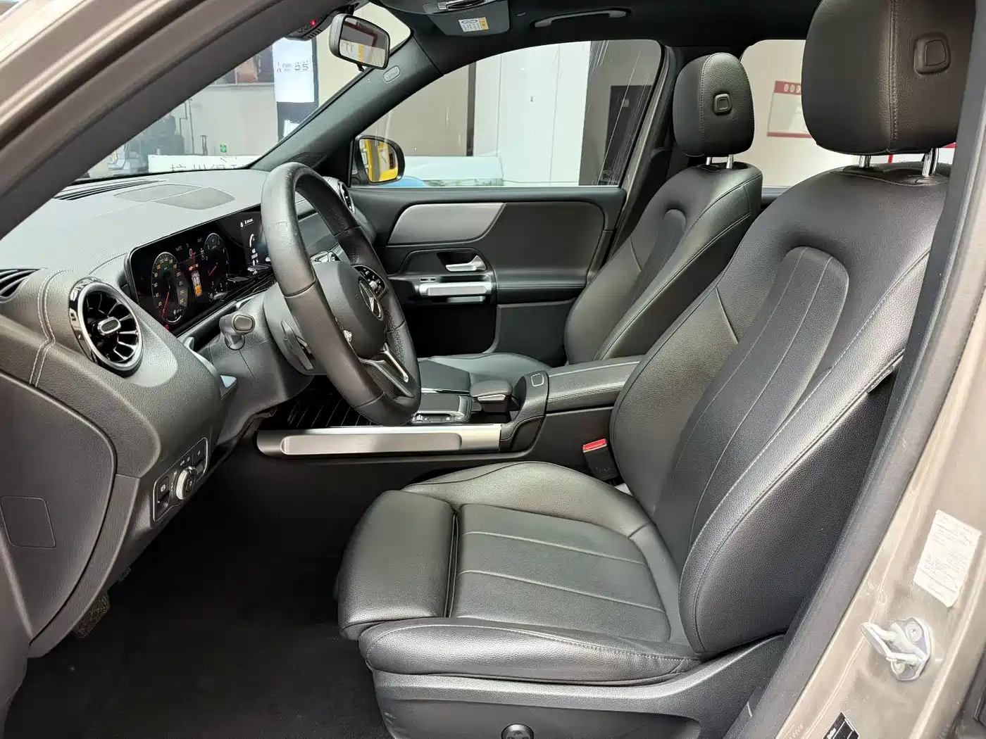 Mercedes-Benz GLB 2022 Model GLB 200 Dynamic Edition фото 6