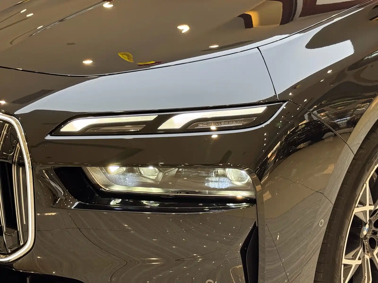 Фото 25 - BMW 7 Series