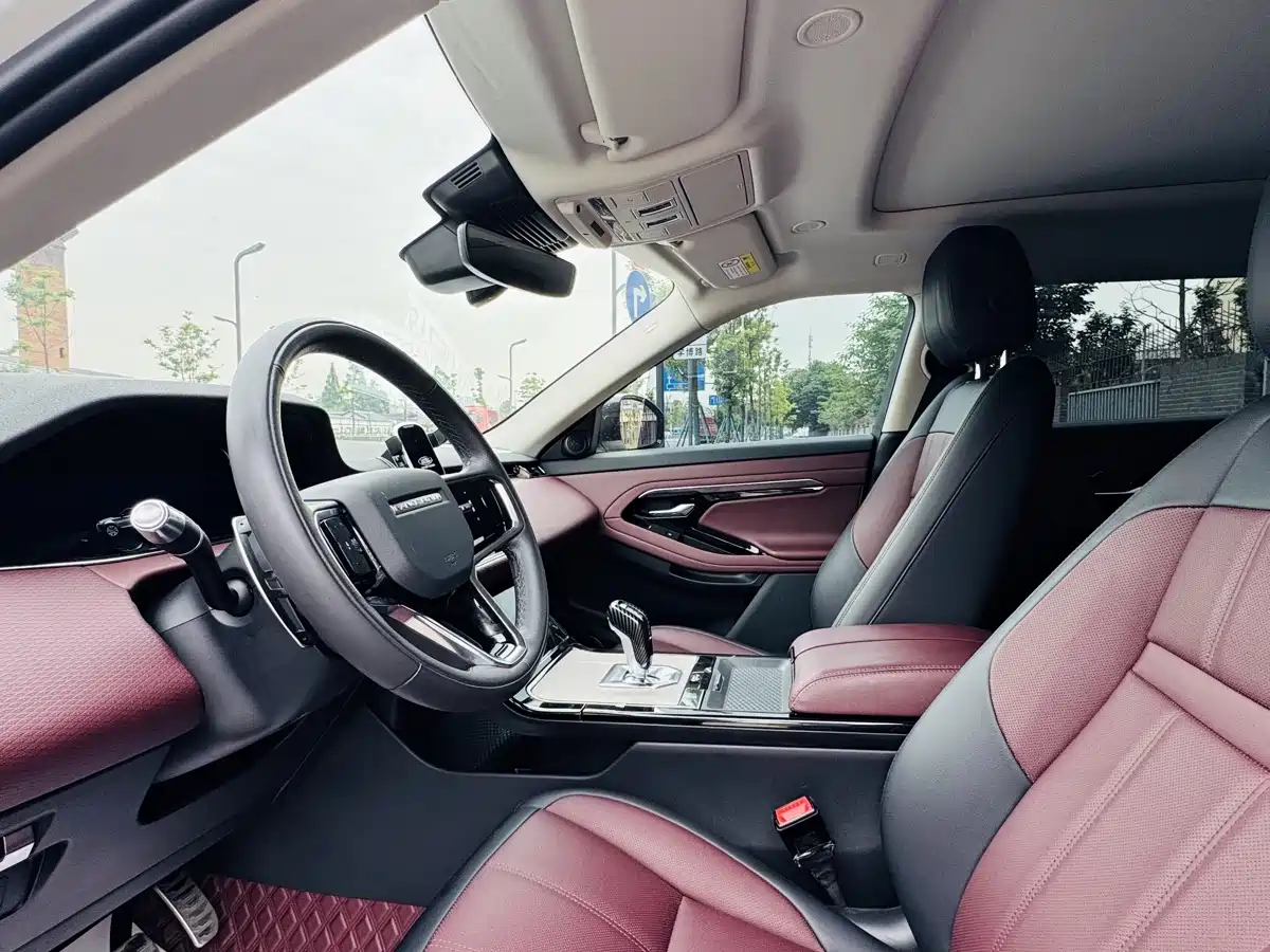 Land Rover Range Rover Evoque 2022 Range Rover Evoque L 249PS R-Dynamic Luxury Edition фото 4