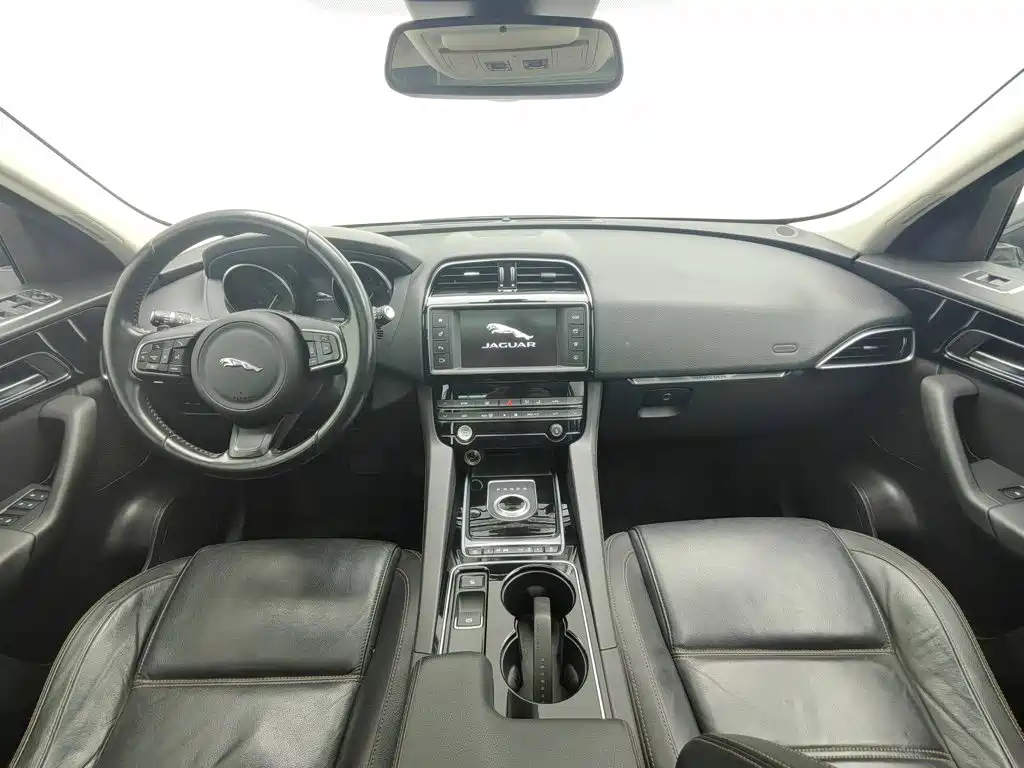 Jaguar F-PACE 2017 2016 2.0T FWD Urban Premium Edition