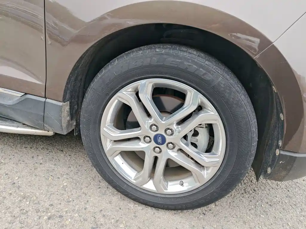 Фото 8 - Ford Edge