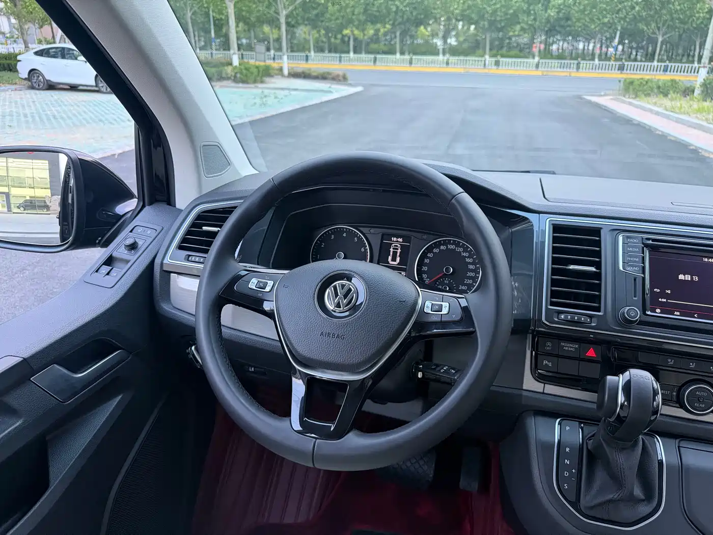 Volkswagen Caravelle 2019 2.0TSI 4WD Luxury 7-seater фото 8
