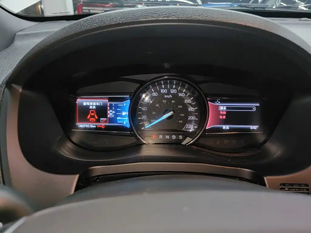 صورة 12 - Ford Explorer (Import)