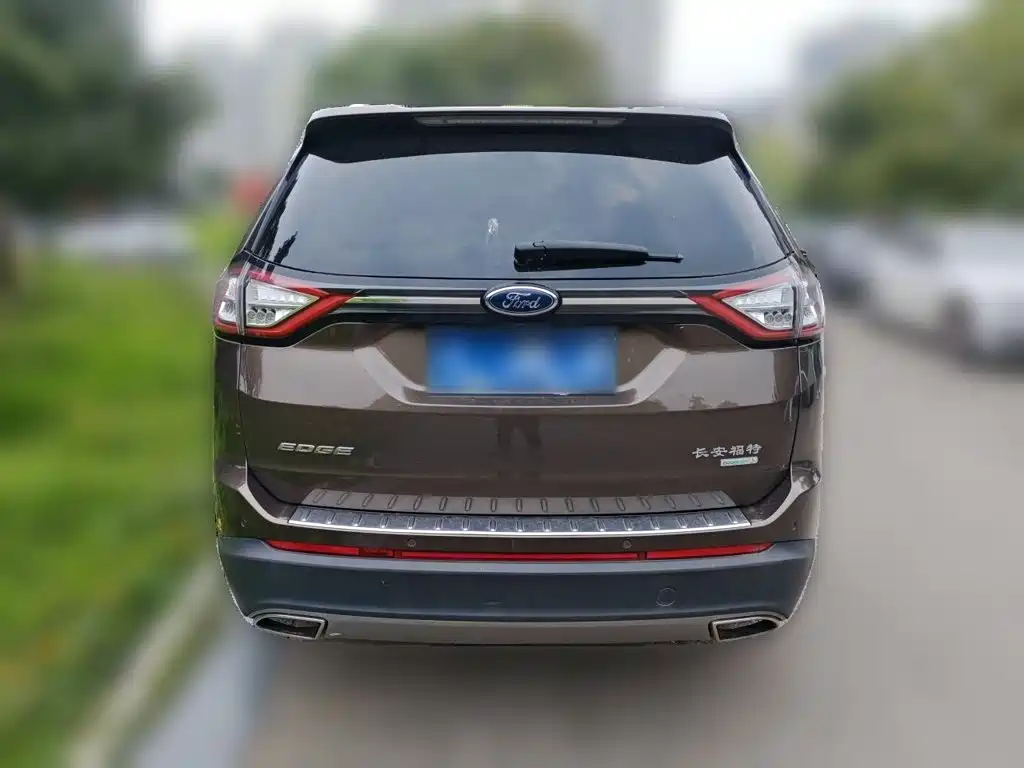 Фото 5 - Ford Edge