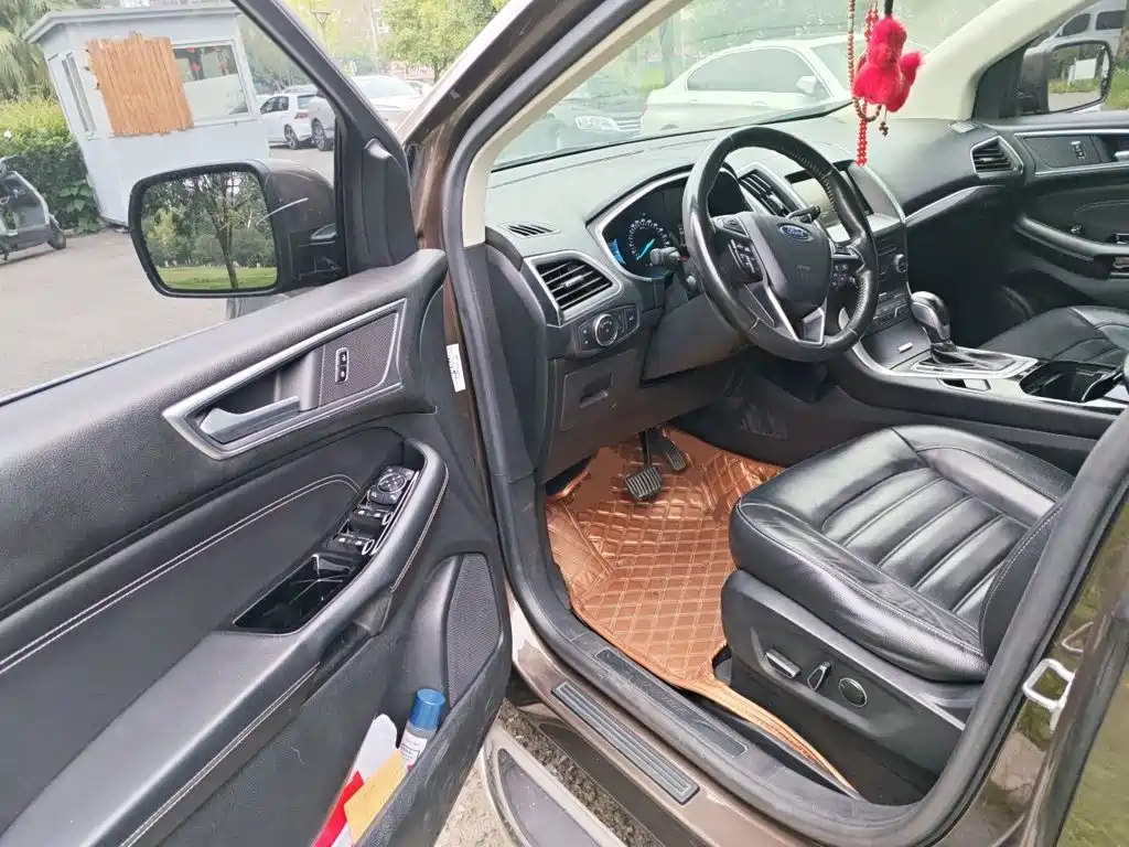 Фото 17 - Ford Edge