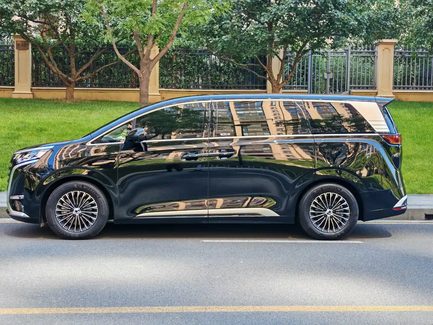 2026 Denza D9