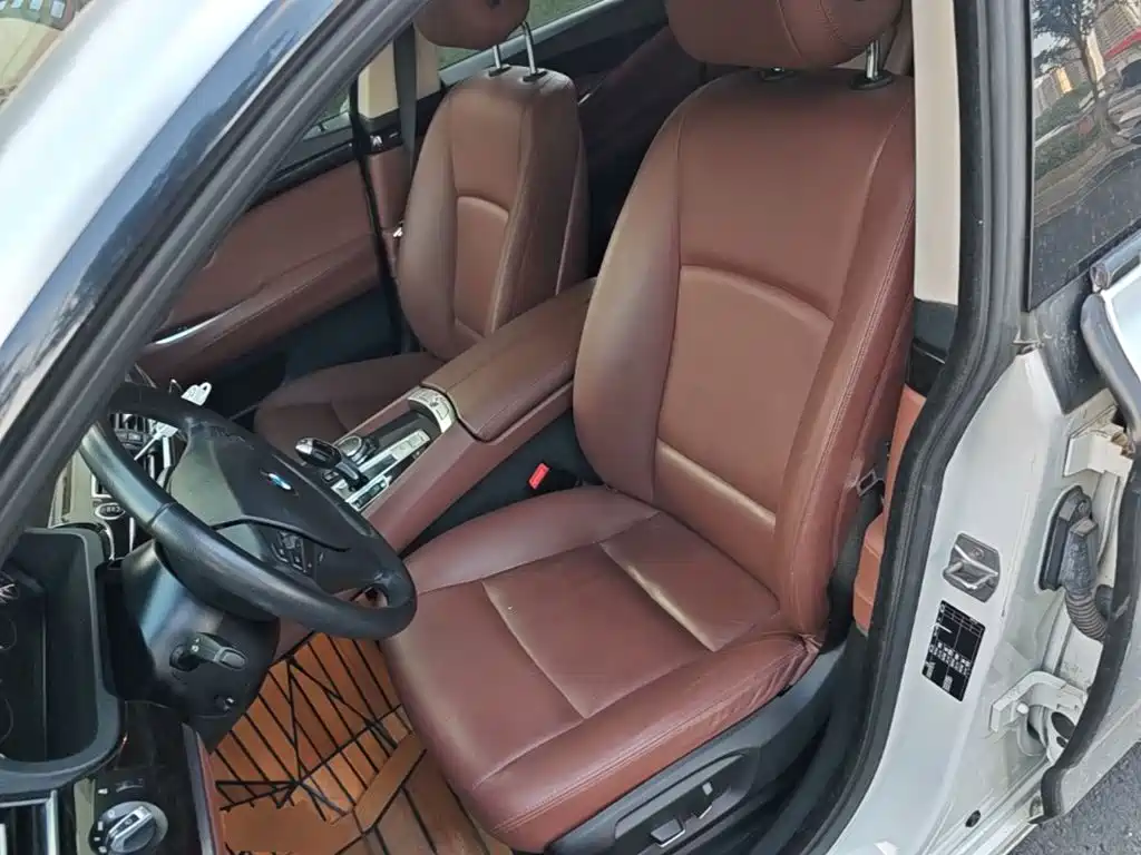 BMW 5 Series GT 2017 2015 528i Leading