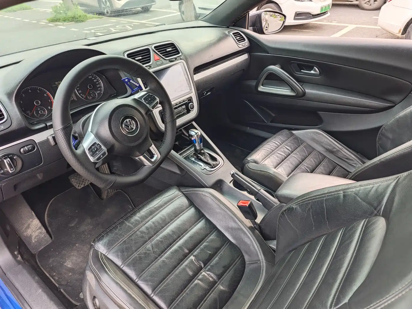 Volkswagen Scirocco 2010 2.0TSI Sport Edition фото 11