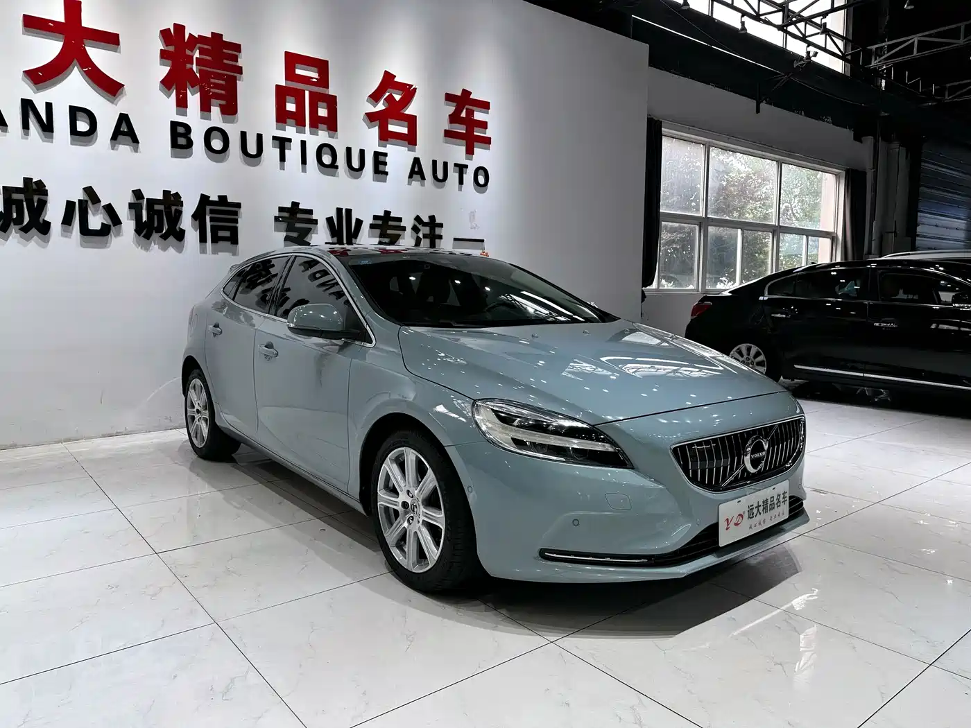 Volvo V40 2018 2017 T3 R-Design