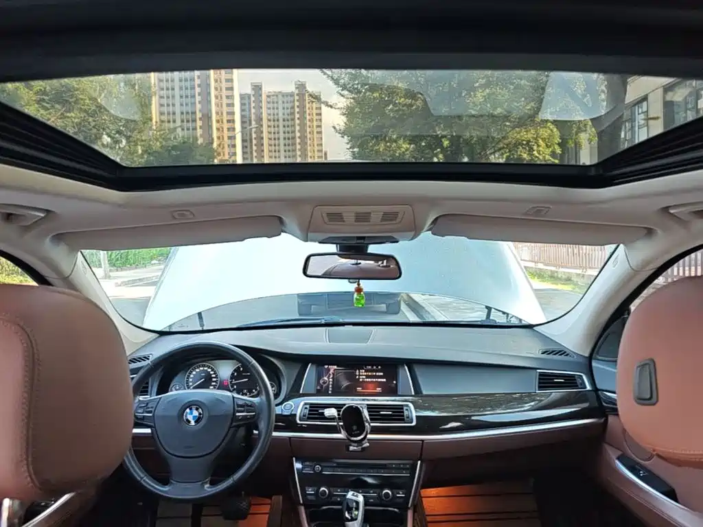 BMW 5 Series GT 2017 2015 528i Leading