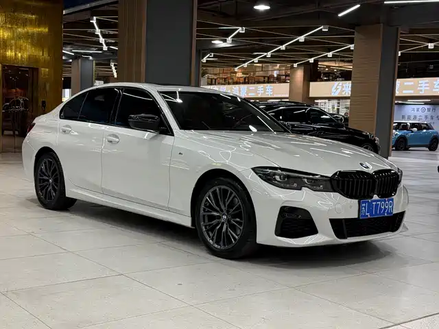 BMW 3 Series 2022 325i M Sport Shadow Edition — фото 1
