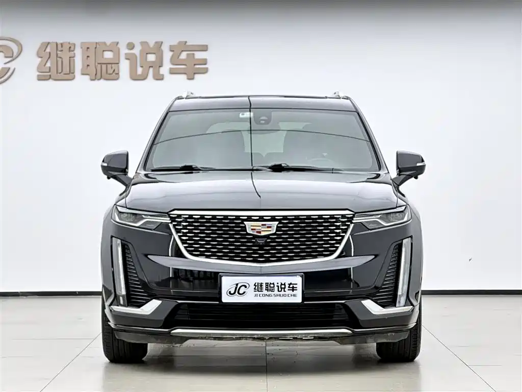 Фото 2 - Cadillac XT6