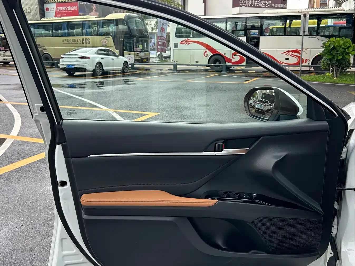 Toyota Camry 2021 2.5G Luxury Edition фото 18