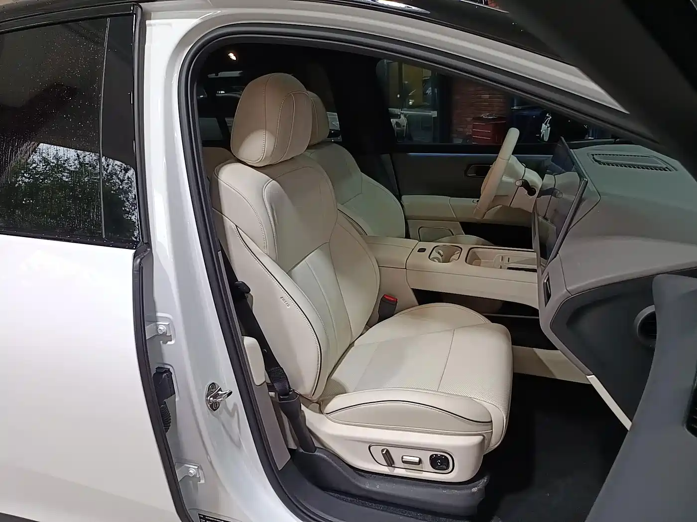Li Auto i6 2026 2025 2WD Base Model