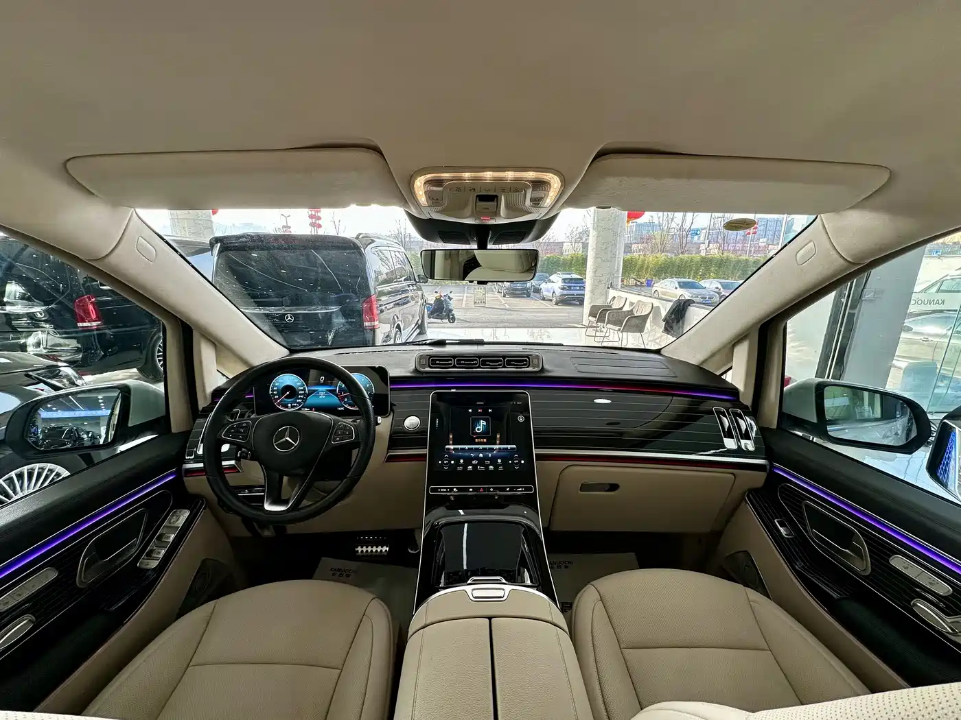 Mercedes-Benz V-Class 2022 V 260 L Long Wheelbase Prestige Edition фото 19