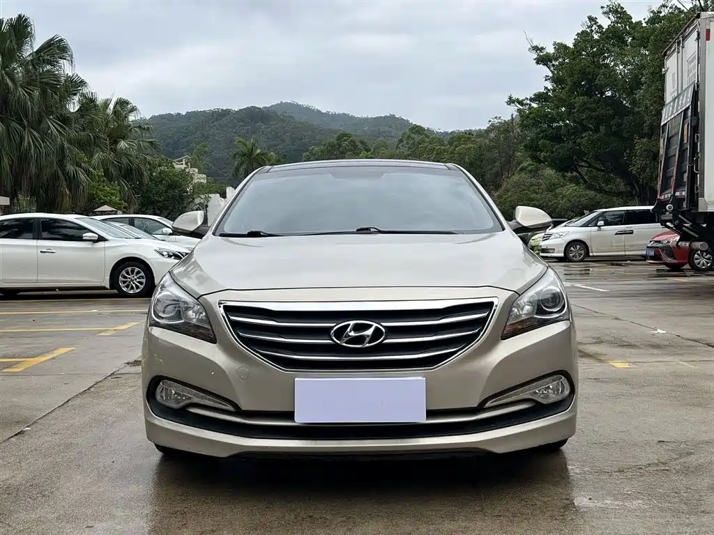 Hyundai Mistra 2014 1.8L Auto Premium DLX фото 2