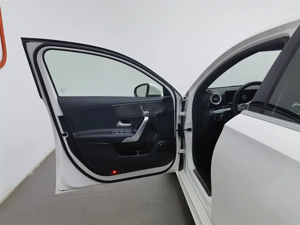 Mercedes-Benz A-Class 2020 Facelift A 200 L Sport Sedan Fashion фото 8