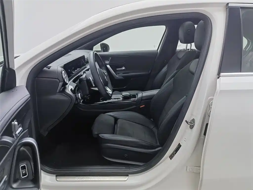 Mercedes-Benz A-Class 2020 Facelift A 200 L Sport Sedan Fashion фото 10
