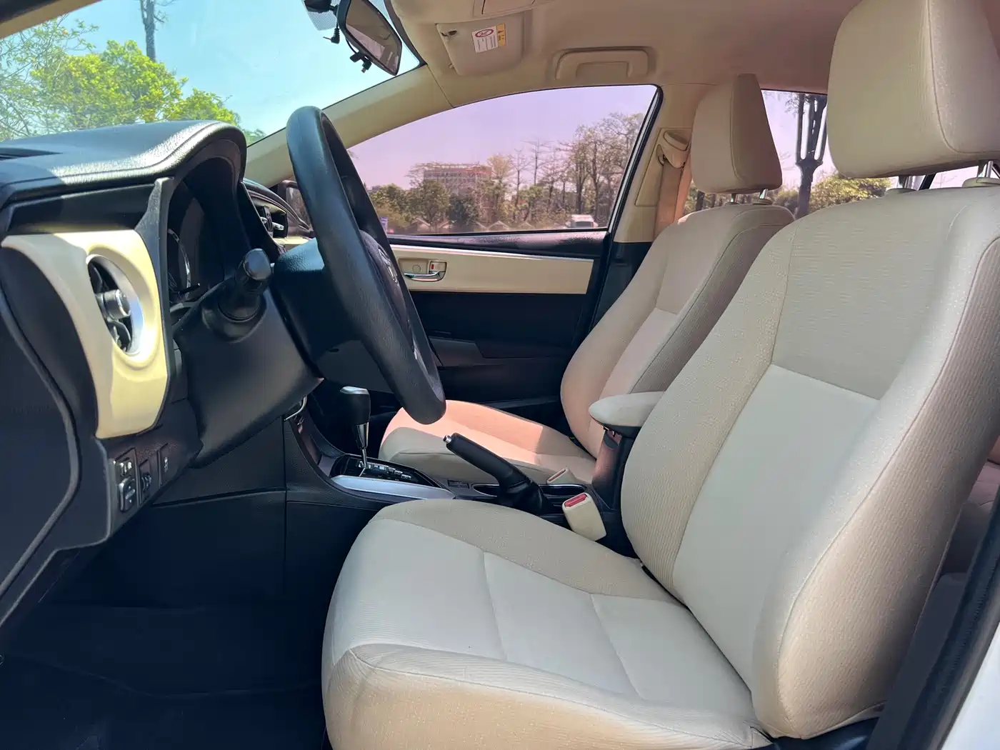 Toyota Corolla 2017 Facelift 1.2T S-CVT GL фото 10