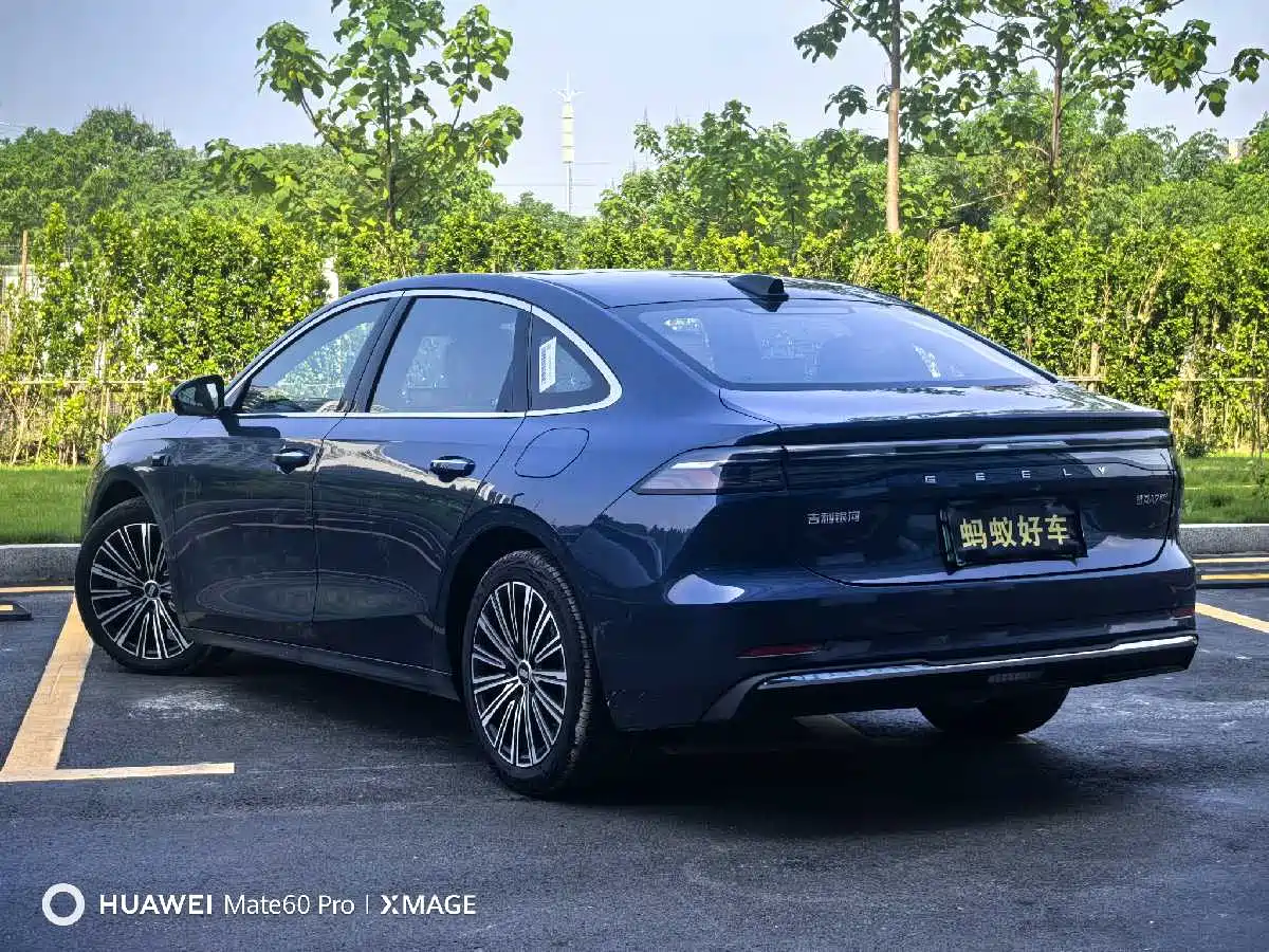 Geely Galaxy Galaxy A7 2025 EM-i фото 5
