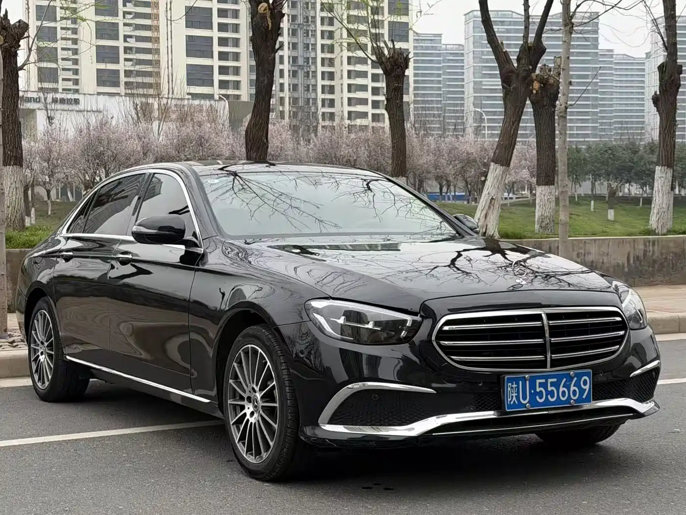 MERCEDES-BENZ E CLASS