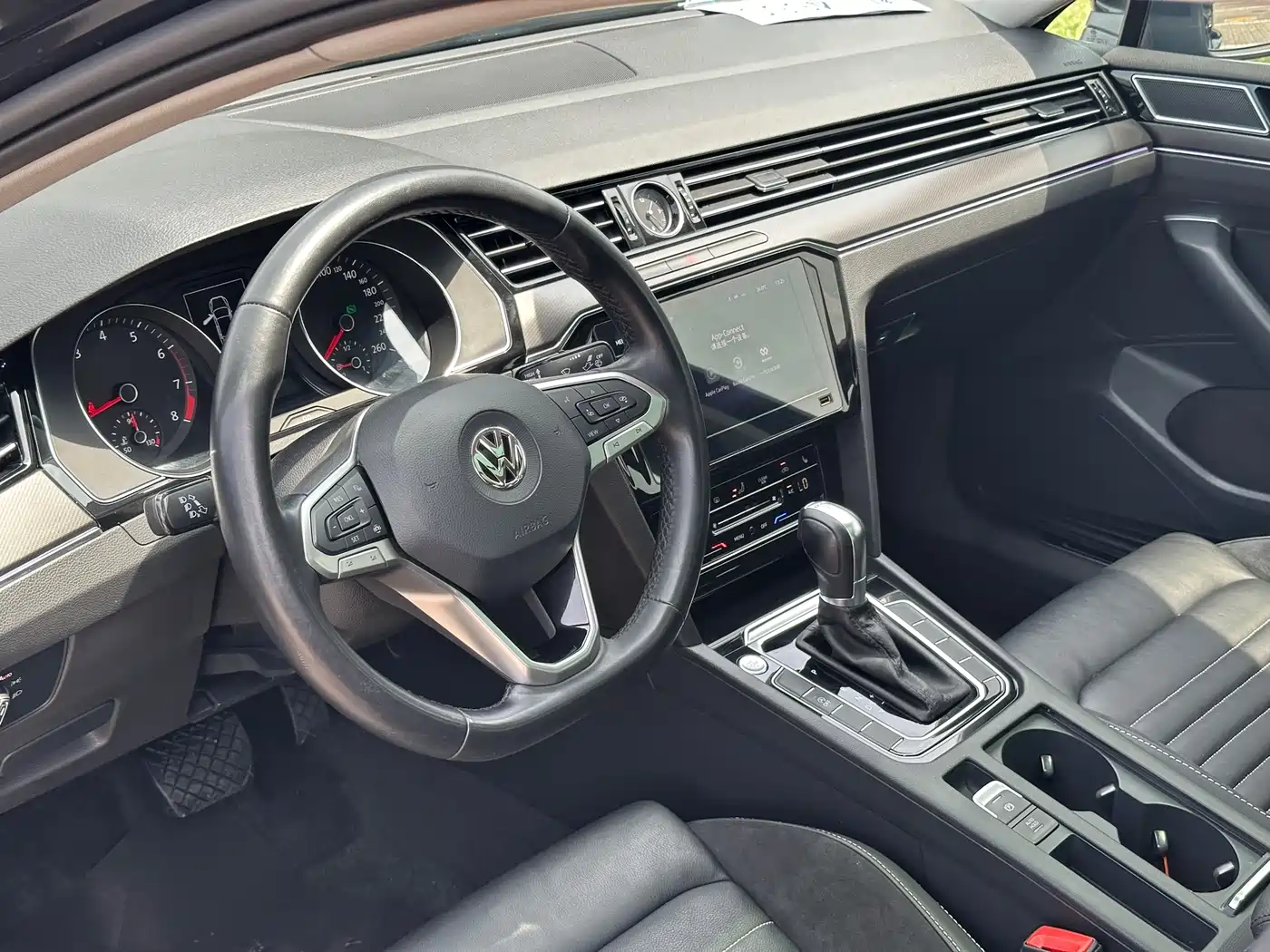 Volkswagen Magotan 2020 330TSI DSG Leading фото 10