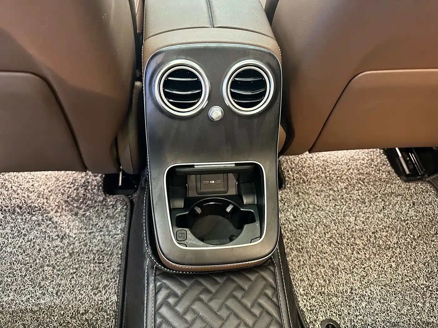 Mercedes-Benz E-Class 2021 E 300 L Sport Fashion фото 13