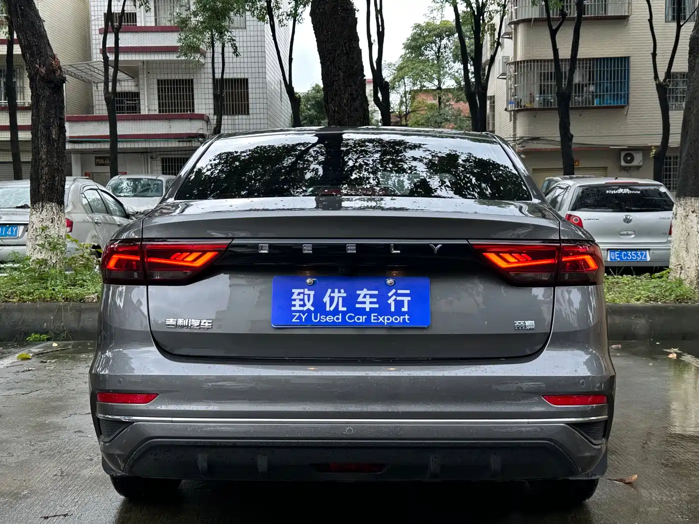 Фото 5 - Geely Emgrand