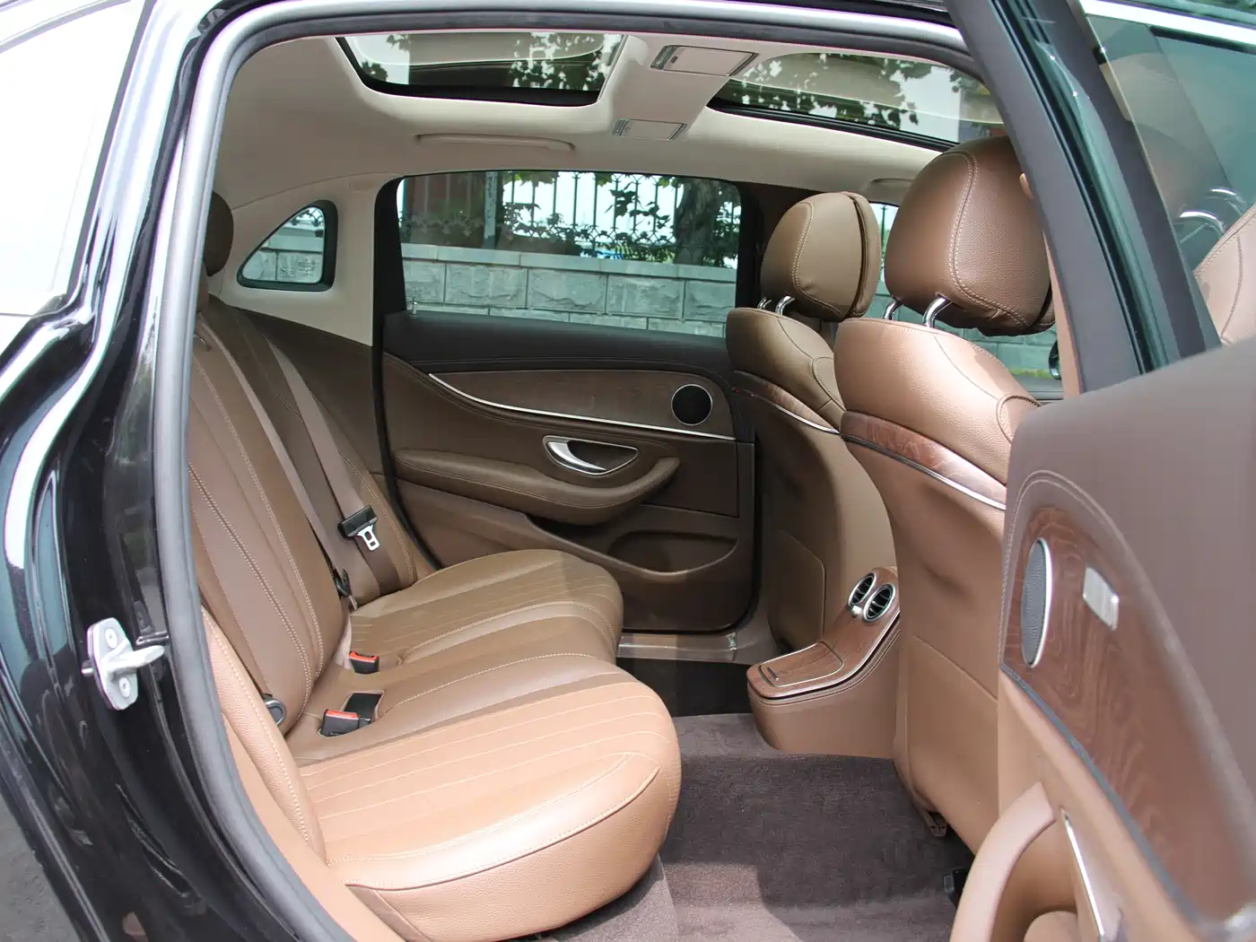 Mercedes-Benz E-Class 2022 Facelift E 260 L 4MATIC фото 16