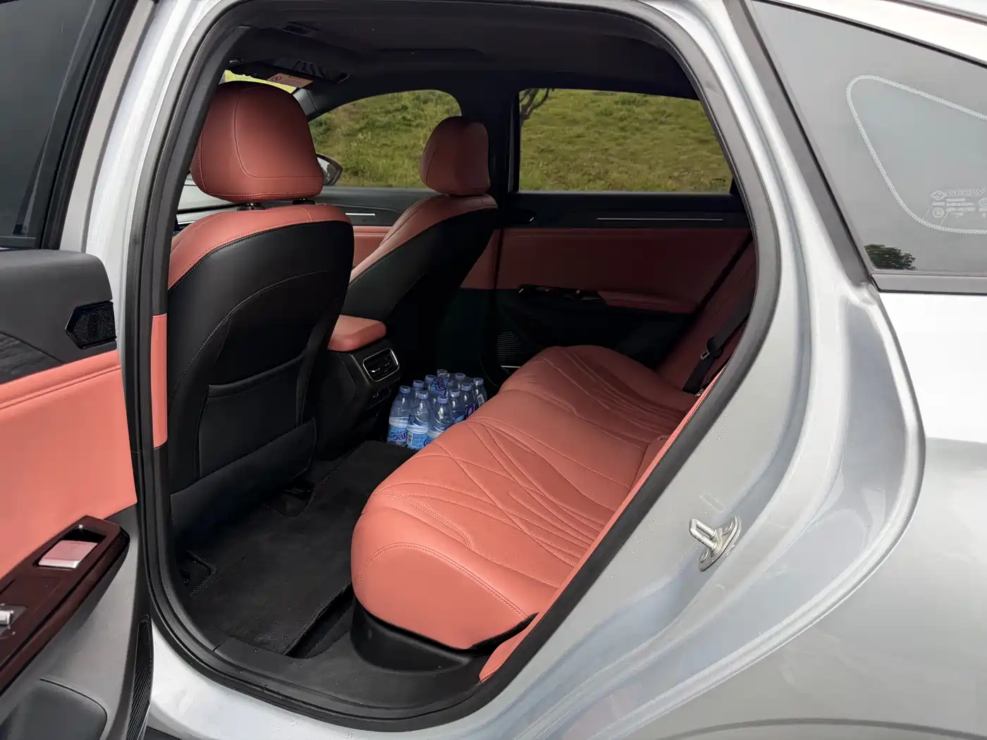 Geely Galaxy Galaxy L6 2025 2025 EM-i 140km Voyage Edition