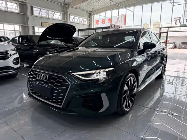 Audi A3 A3L Limousine 35 TFSI, Стиль Спорт