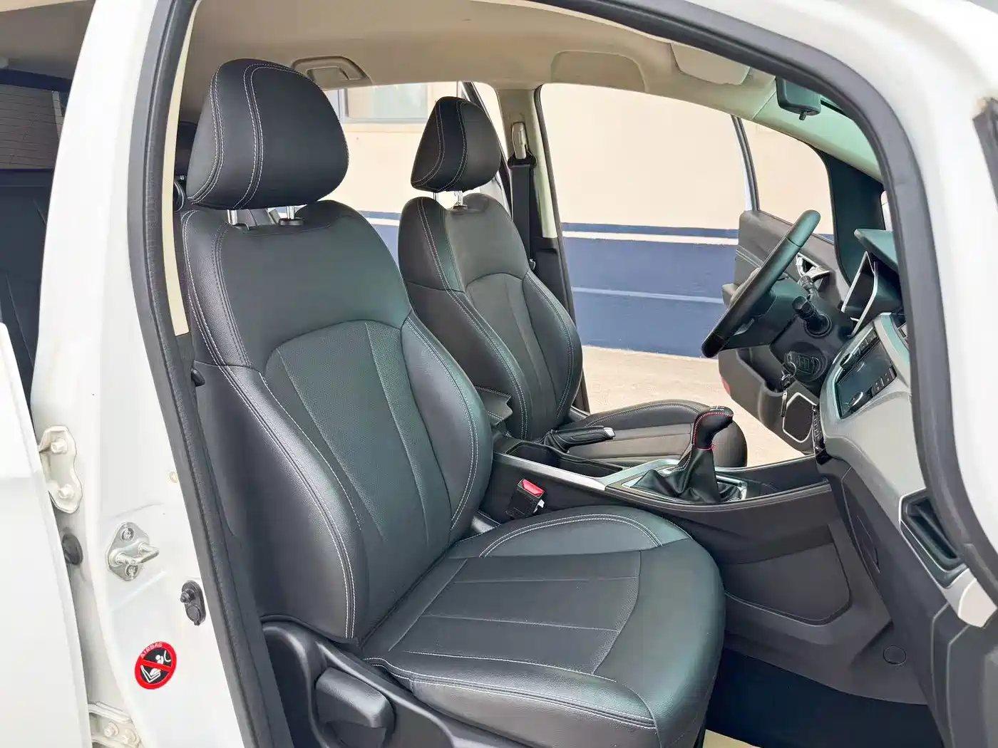صورة 17 - Geely Vision X3