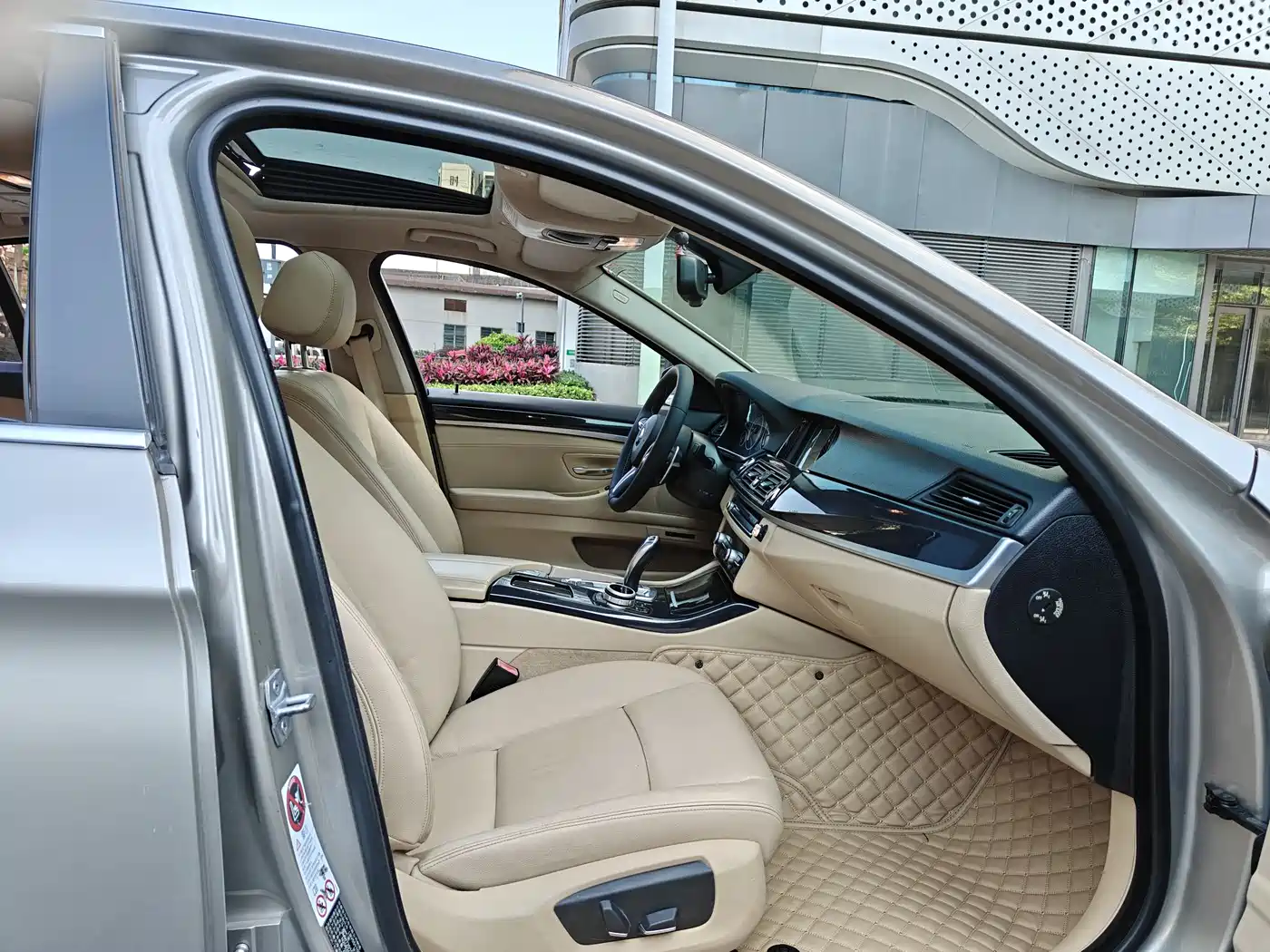 BMW 5 Series 2013 520Li Elegance фото 5