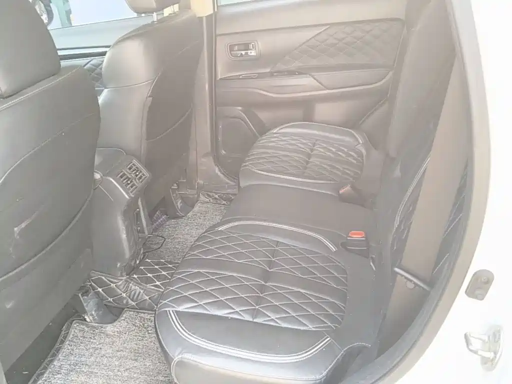 Mitsubishi Outlander 2022 2021 2.4L 4WD Yaodong Edition 5-seater