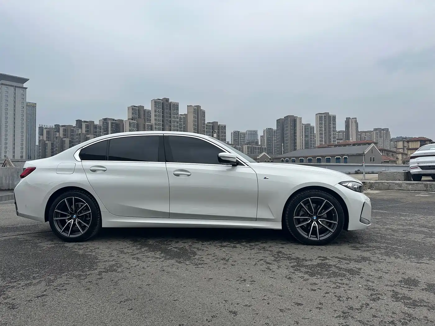 BMW 3-SERIES