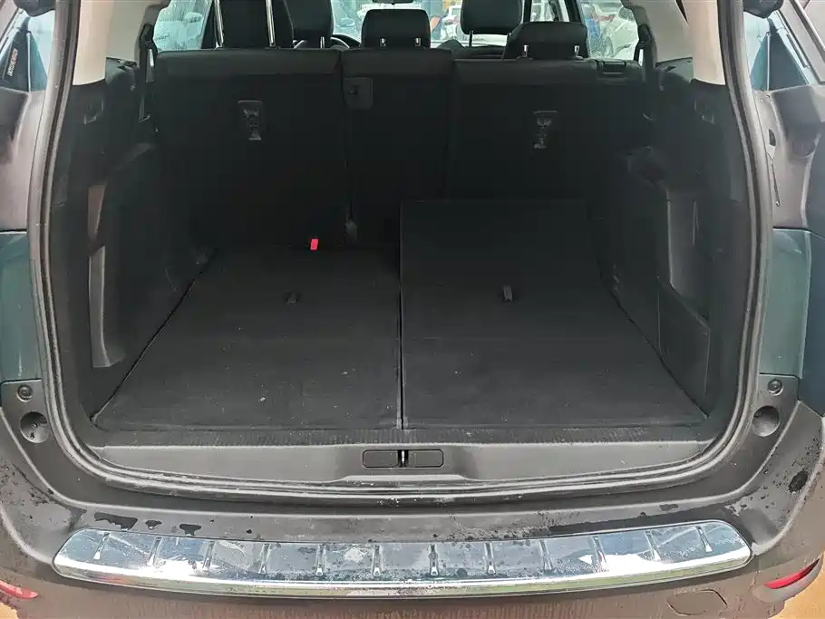 Peugeot 5008 2017 350THP 5-Seat Elite Edition фото 4