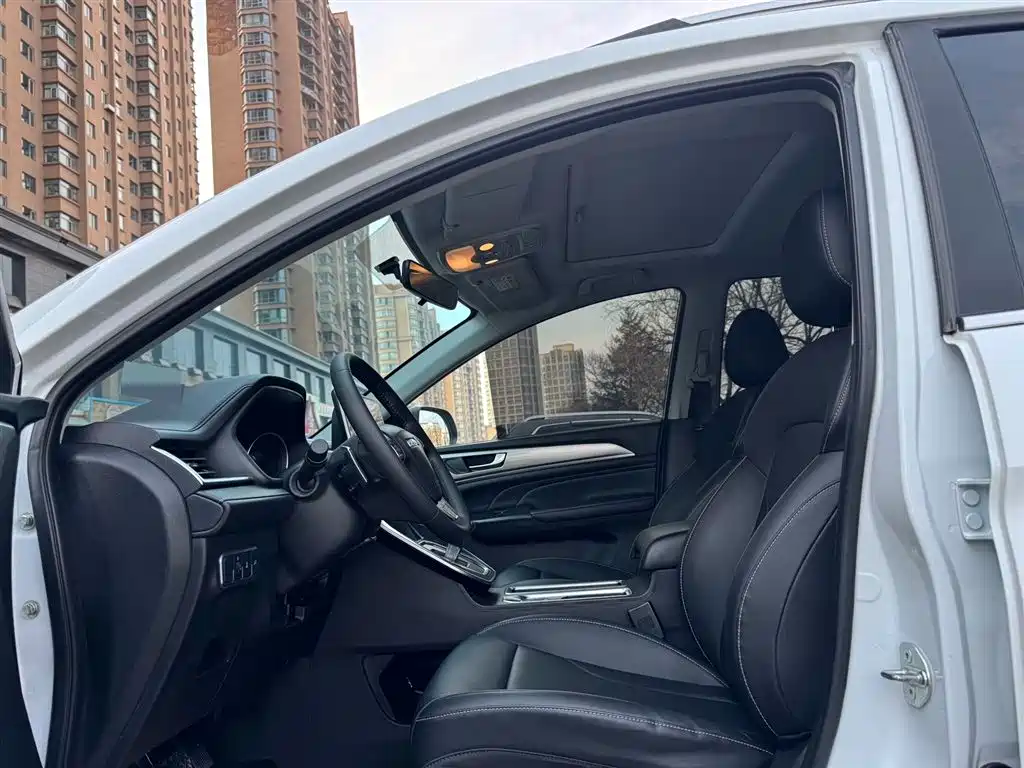 Haval M6 2023 PLUS 1.5T DCT Luxury Smart Connect фото 8